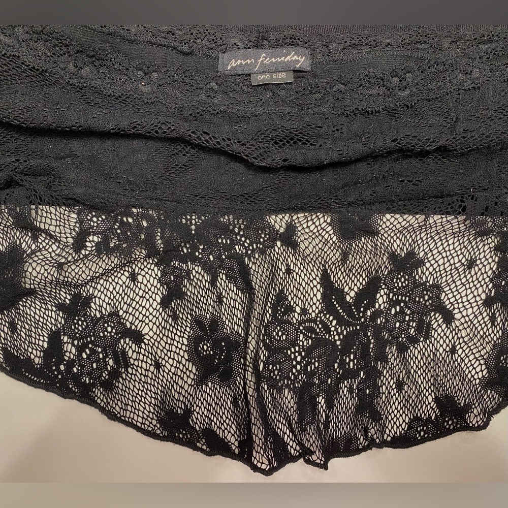 Flirty multi layered black lace mini skirt - Picture 12 of 15